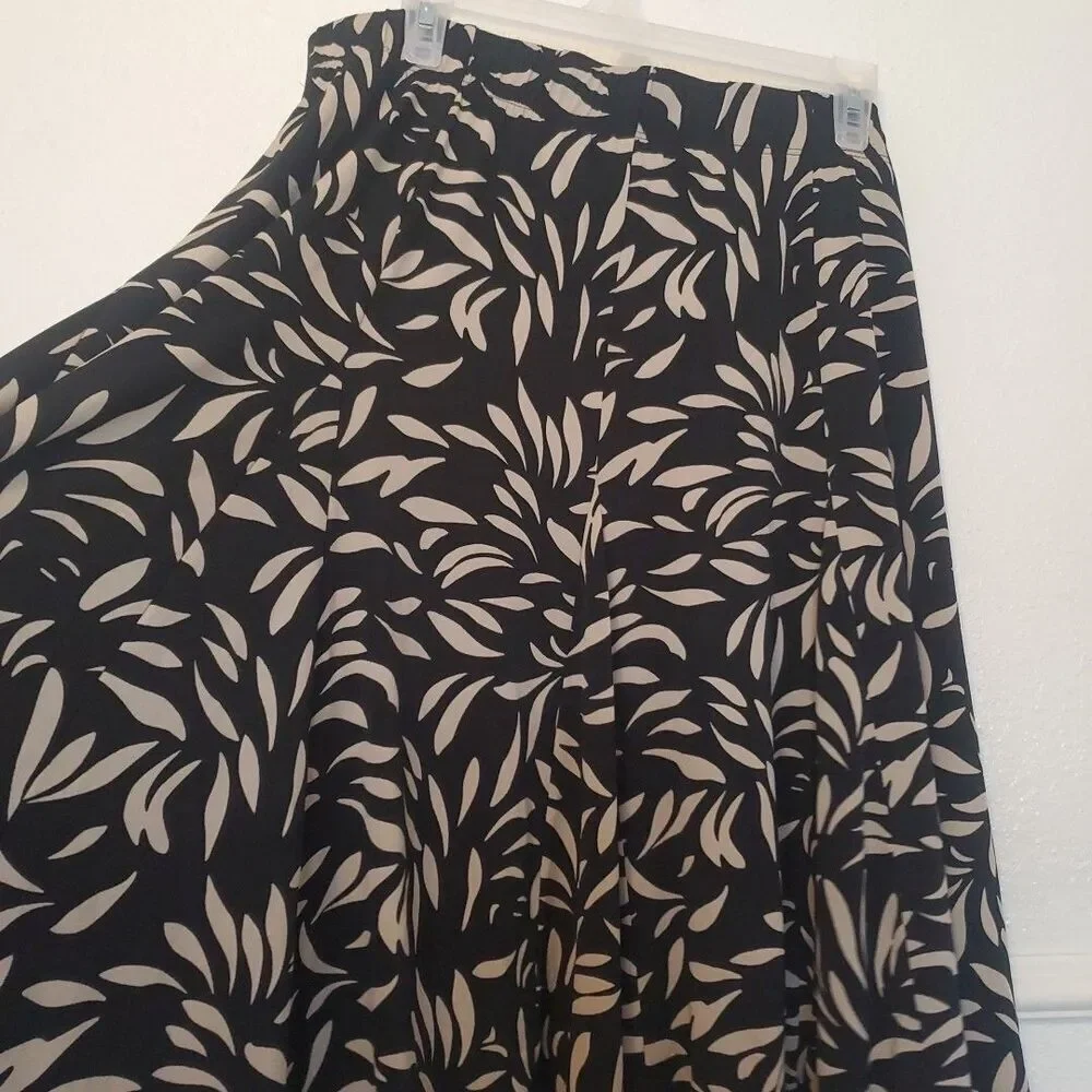 Chicos 3 Midi Skirt Leaves All Over Womens XL Black Assymetric Edges Chico's XL